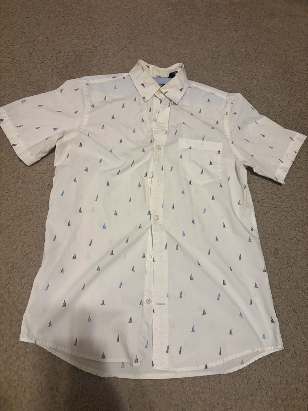 Sonoma White Short-Sleeve Button-Down Shirt with Blue Sailboat Print